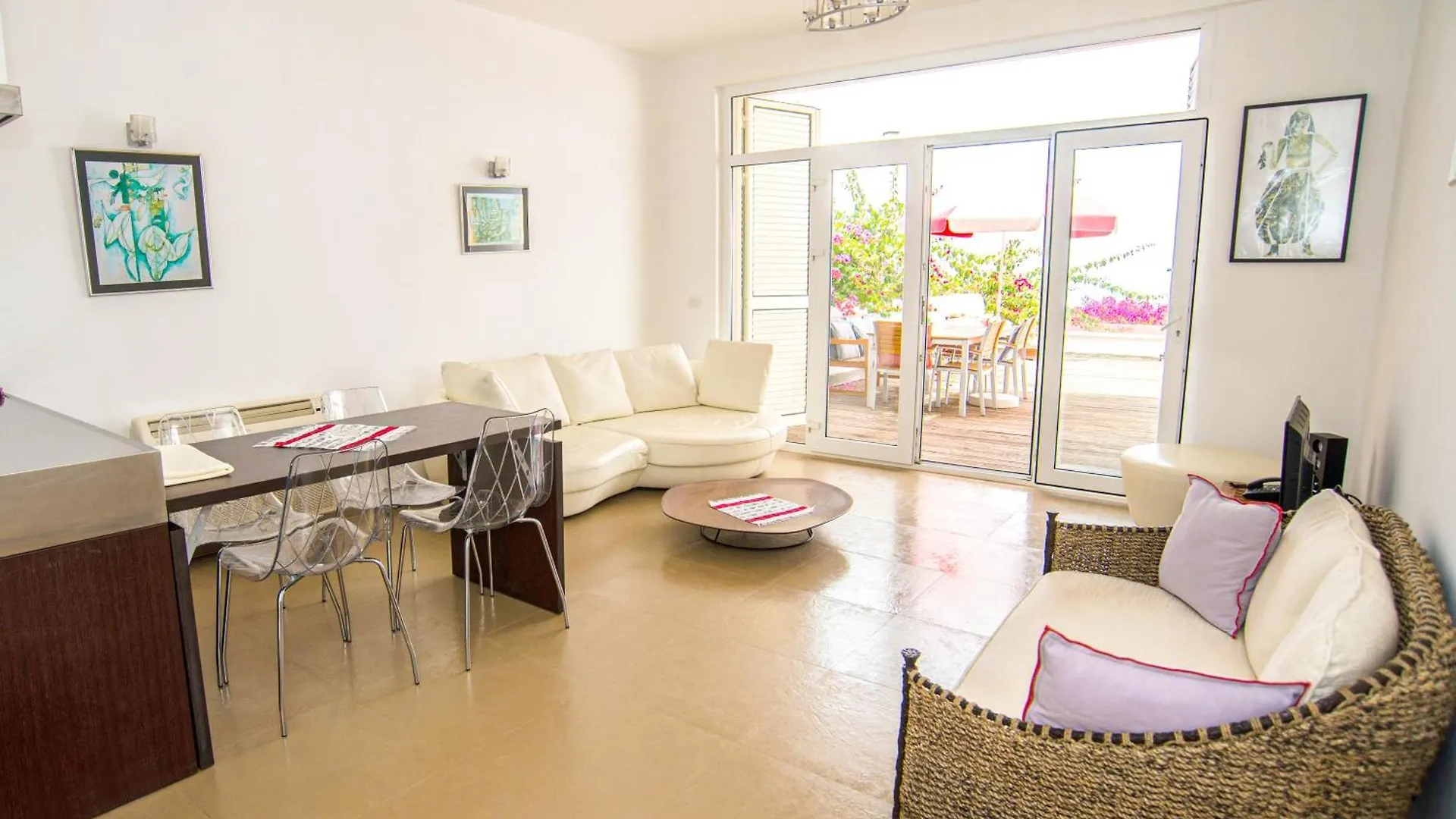 Bougainville Bay Apartments Sarandë 0*,